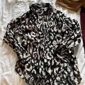 HM linen printed button down